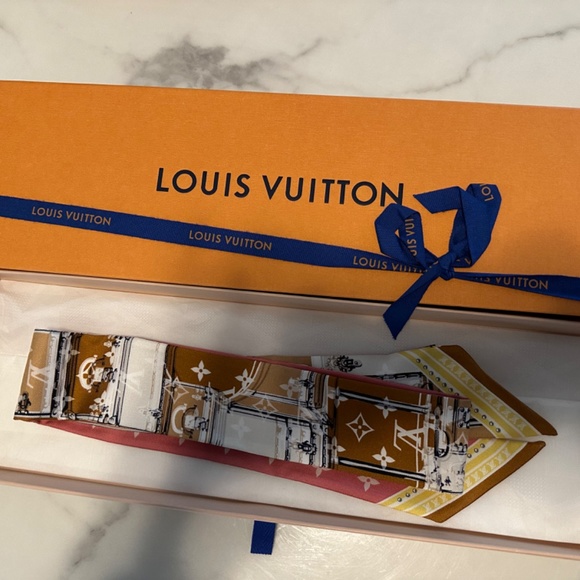 Louis Vuitton (never worn) bandeau - Picture 3 of 3